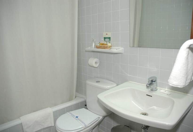 Четырехместный Номер Стандарт, Snö Hotel Candanchú