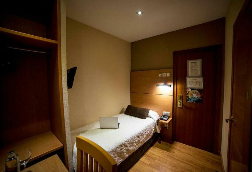 Habitación Estándar Individual, Serrano