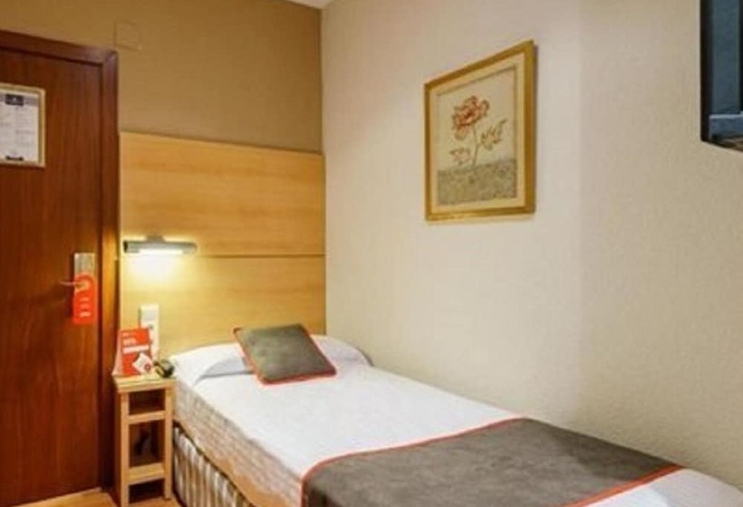 Habitación Estándar Individual, Serrano