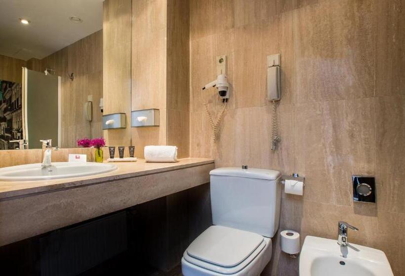 Habitación Triple Comfort, Leonardo Boutique Hotel Madrid