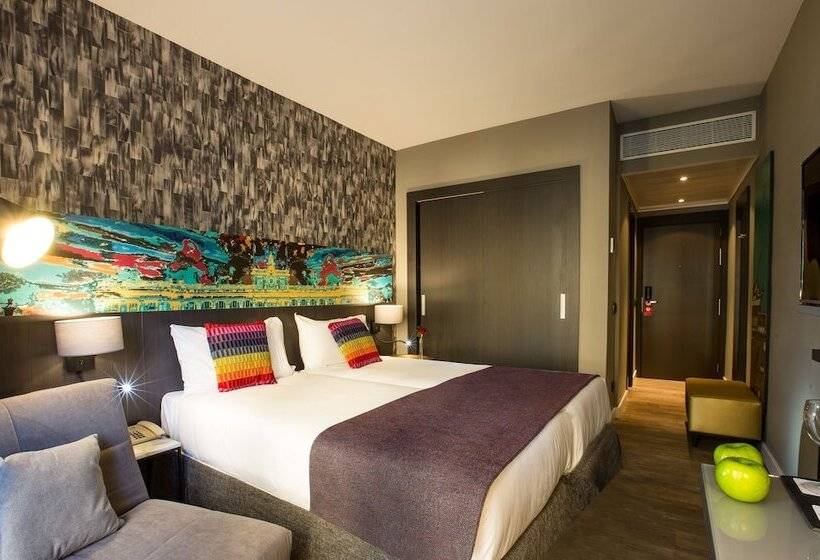 Habitación Triple Comfort, Leonardo Boutique Hotel Madrid