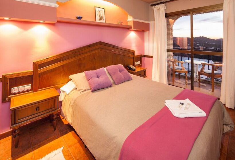 Номер Стандарт с Балконом, Y Bungalows Balcon De Competa