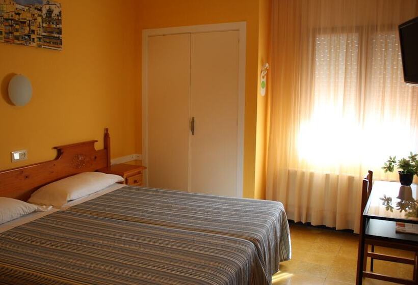 Номер Стандарт, Hostal Fabrellas