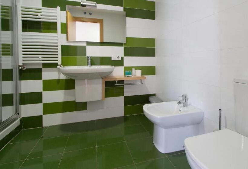חדר סטנדרט לשלושה, Hostal La Numantina
