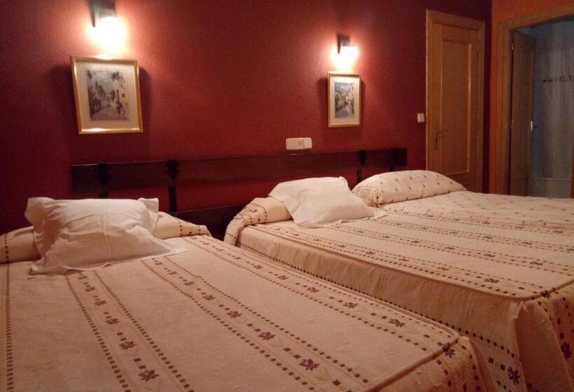 اتاق استاندارد سه نفره, Hostal Residencia Castilla