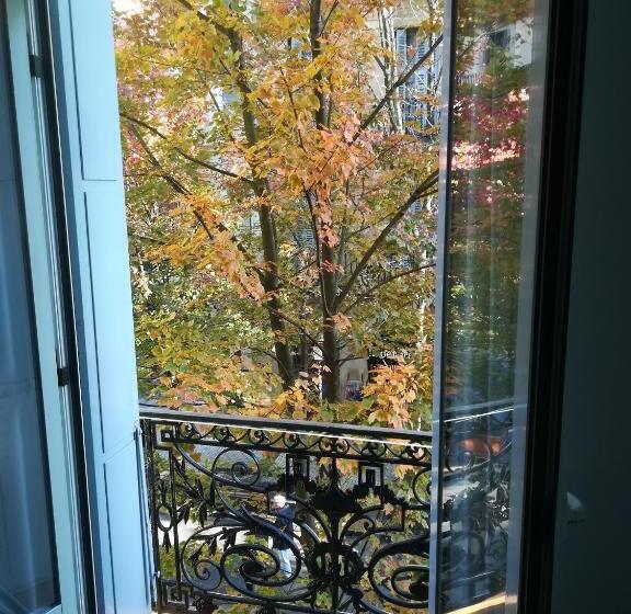 Standart Oda, Pension La Perla