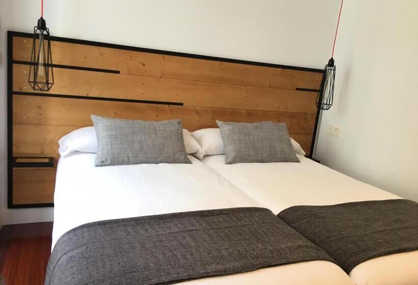 Balkonlu Standart Oda, Pension La Perla