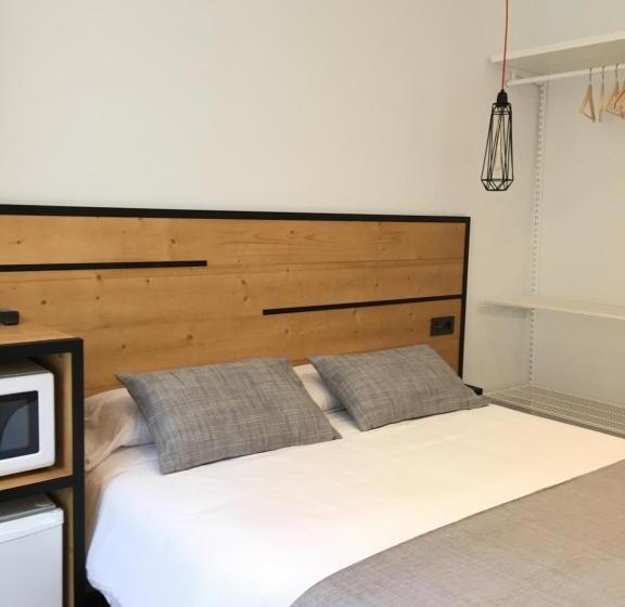 Standart Oda, Pension La Perla