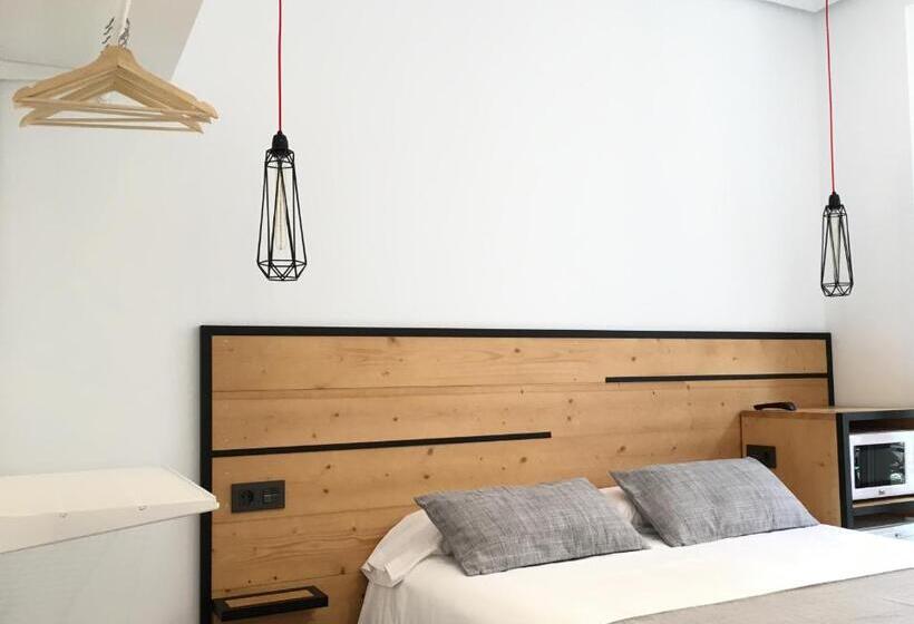 Standart Oda, Pension La Perla