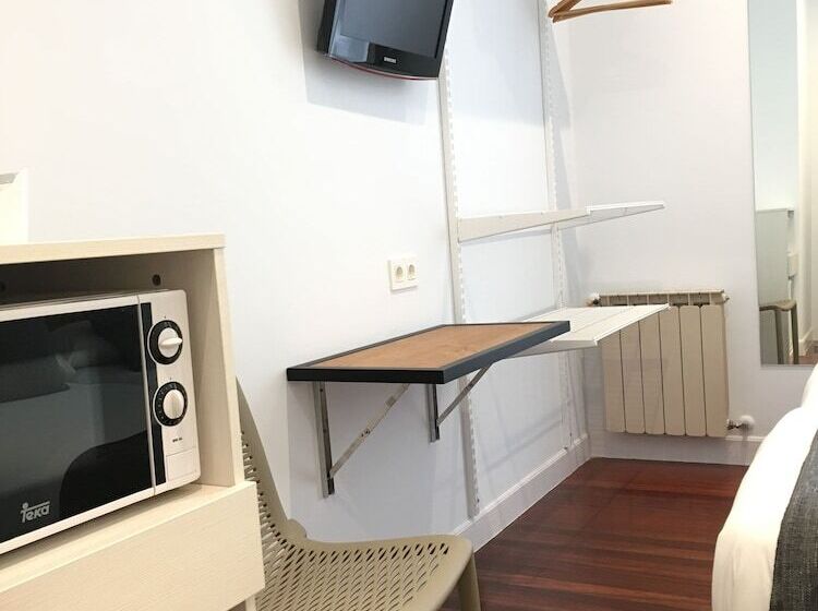 Balkonlu Standart Oda, Pension La Perla