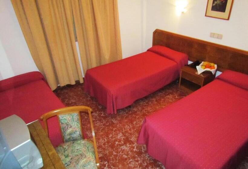 اتاق استاندارد سه نفره, Complejo Hotelero Saga