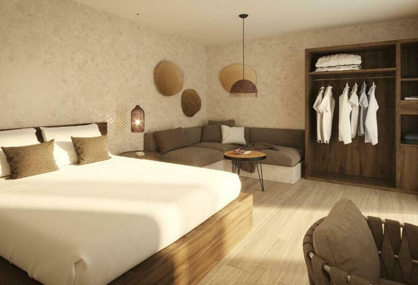 Люкс, Eques Petit Resort