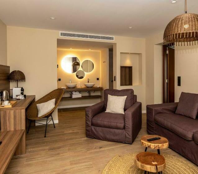 Люкс, Eques Petit Resort