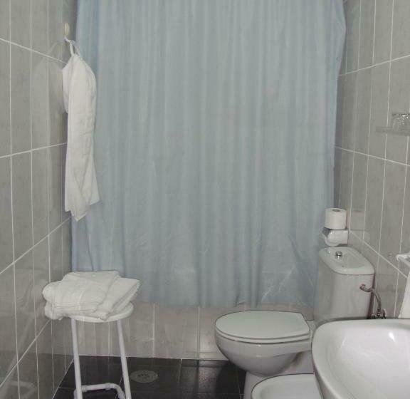 اتاق استاندارد یک نفره, Hostal Serpol