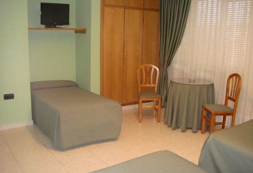 اتاق استاندارد سه نفره, Hostal Serpol