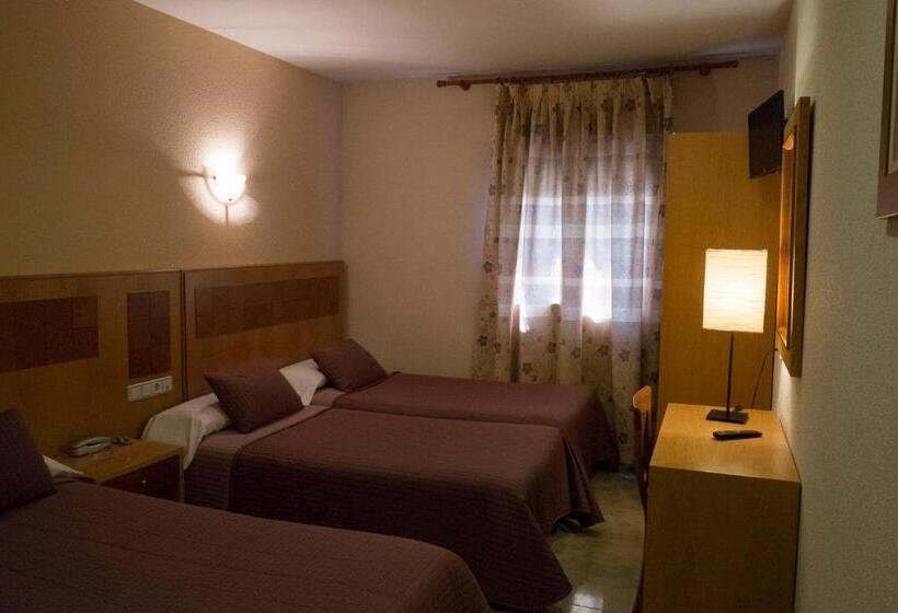 标准三人间, Hostal Azul