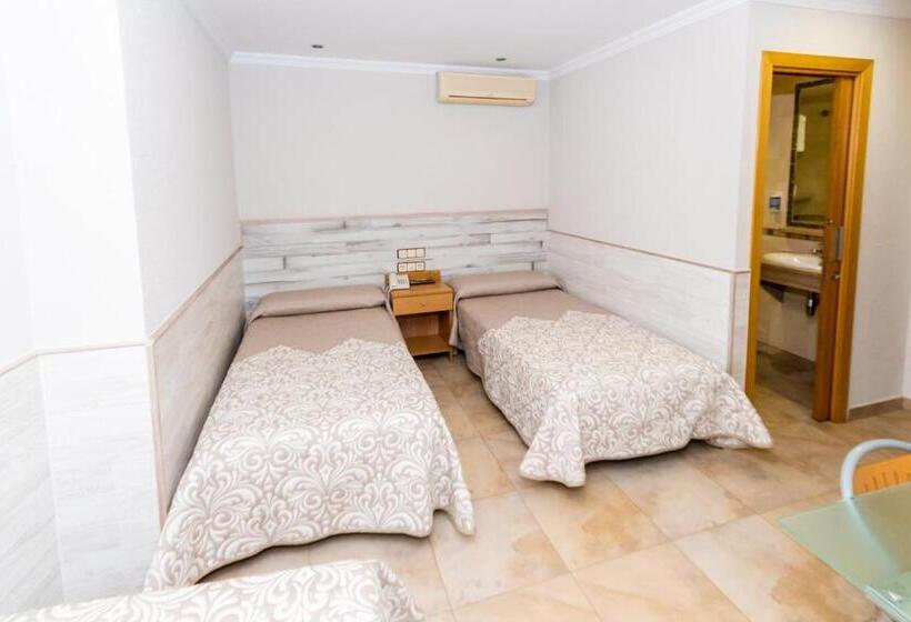 اتاق استاندارد سه نفره, Hostal Viky