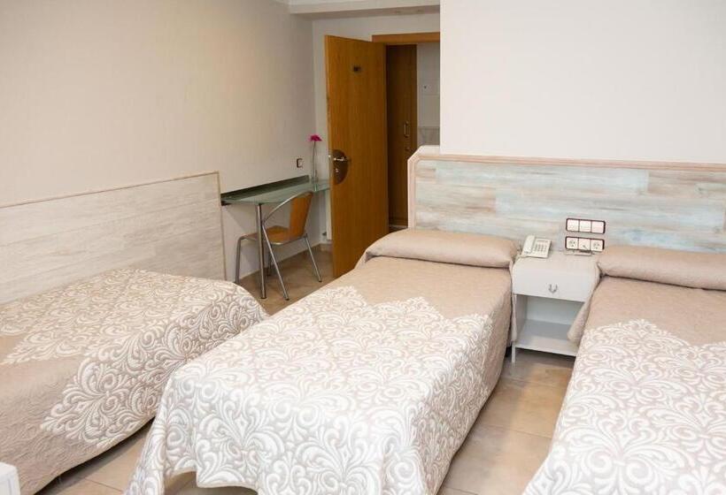اتاق استاندارد سه نفره, Hostal Viky