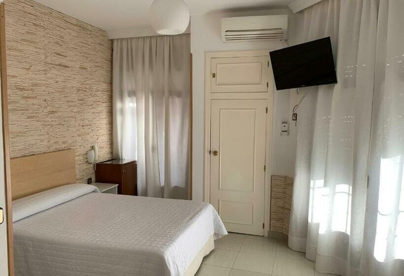 Номер Стандарт, Hostal Cervantes