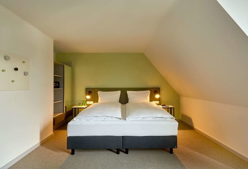 标准工作室, H+ Hotel Wien