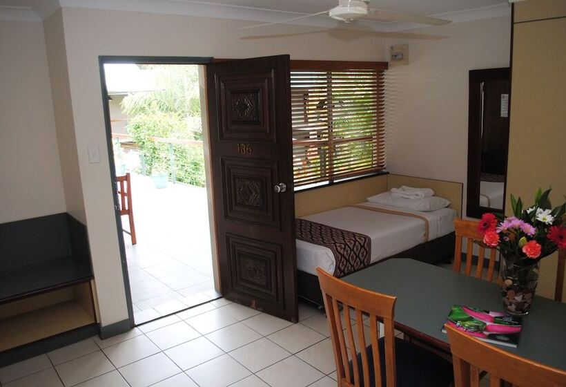 Номер Стандарт Трехместный, Bay Village Tropical Retreat & Apartments