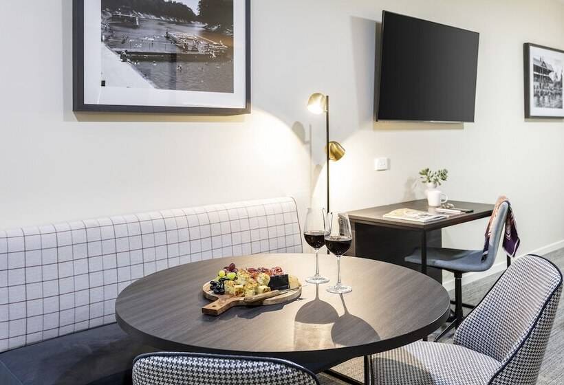 Студио Executive, Quest Echuca