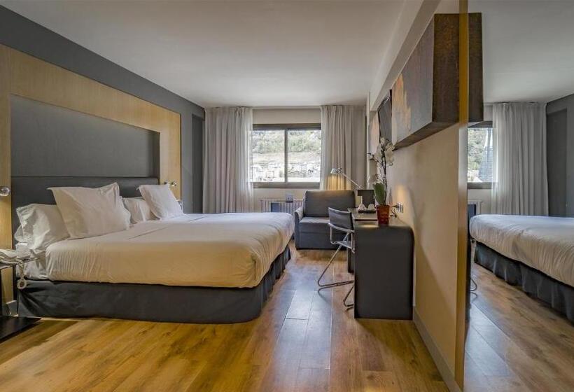 غرفة كلاسيكية ثلاثية, Roc Blanc Hotel & Spa