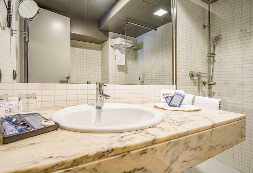 غرفة قياسية مزودة بجاكوزى, Roc Blanc Hotel & Spa