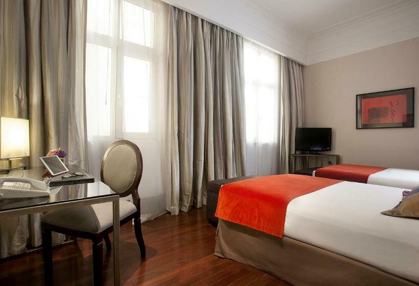 اتاق لوکس, Savoy