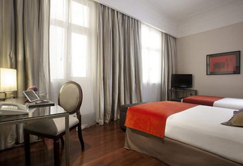 اتاق لوکس, Savoy