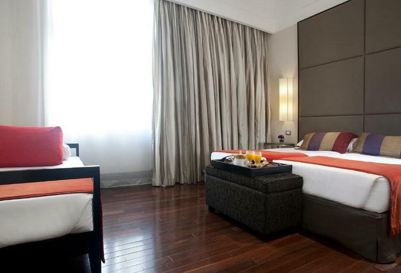 اتاق استاندارد سه نفره, Savoy