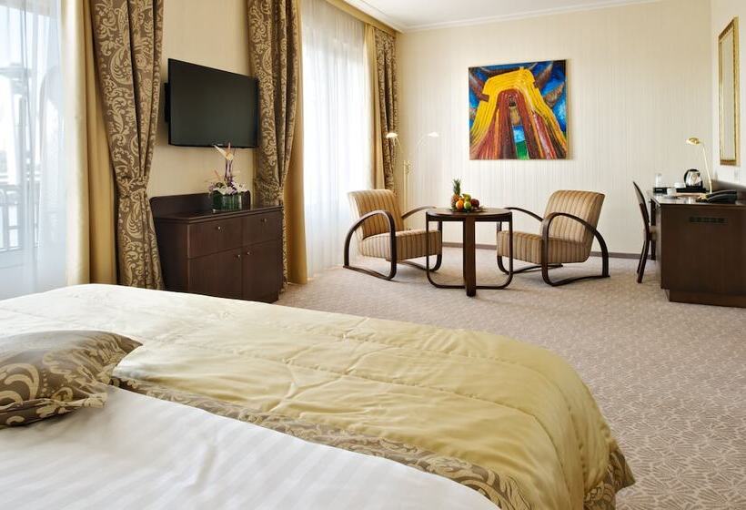 Superior Room with Terrace, Devin