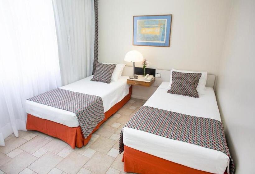 Standard-huone, Savoy Othon