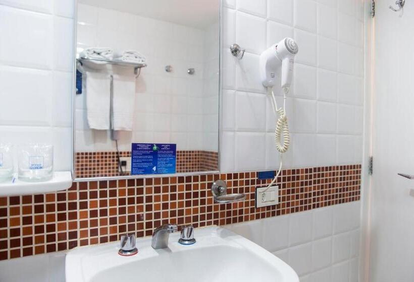Superior Kolmen Hengen Huone, Savoy Othon