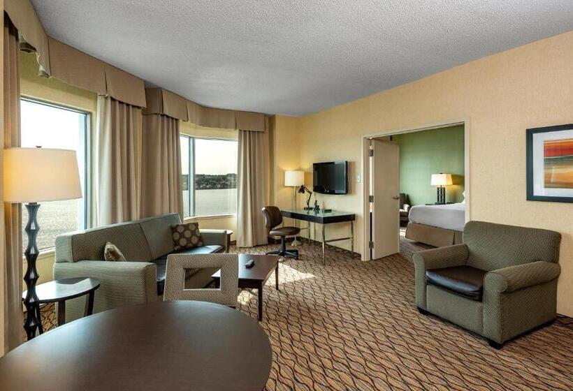 キングサイズベッドのスイートルーム, Holiday Inn Sydney   Waterfront, An Ihg