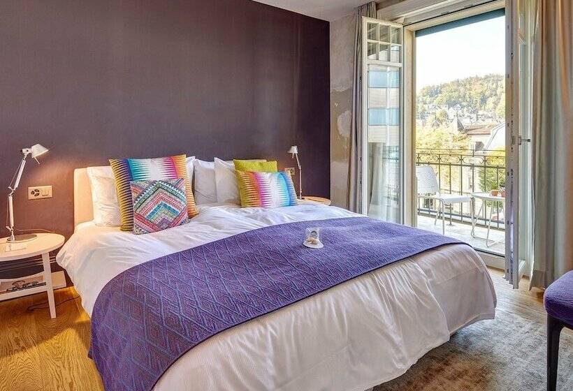 Quarto Superior com Sacada, Anker Luzern