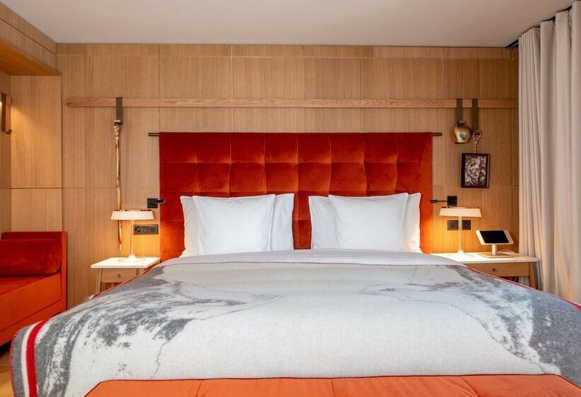 Полулюкс, Schweizerhof Zermatt   A Small Luxury