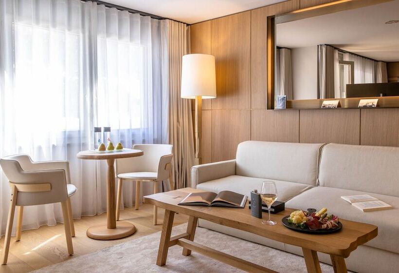 Полулюкс, Schweizerhof Zermatt   A Small Luxury