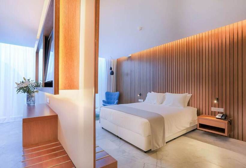 풀장 전망 스위트, Radisson Beach Resort Larnaca