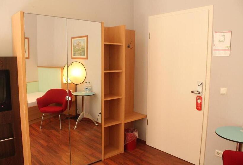 اتاق استاندارد چهار تخته, Sachsenhof
