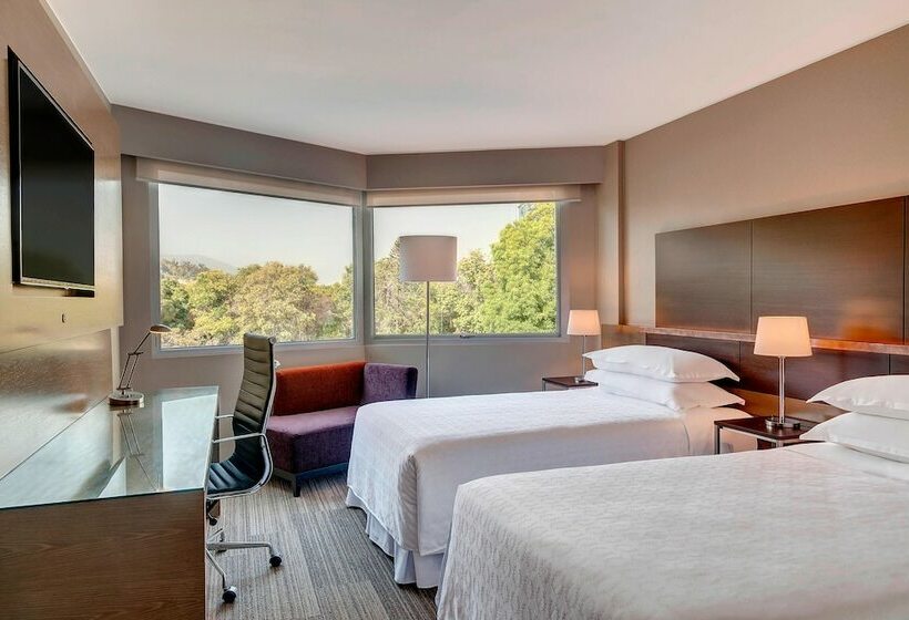 اتاق کلاسیک با چشم‌انداز استخر, Sheraton Santiago Hotel & Convention Center