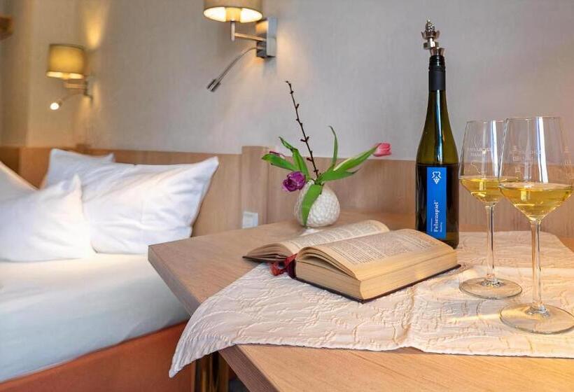 Номер Комфорт Индивидуальный, Weinhotel Landsknecht
