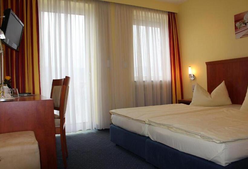 Deluxe room with river view, Parkhotel Rüdesheim