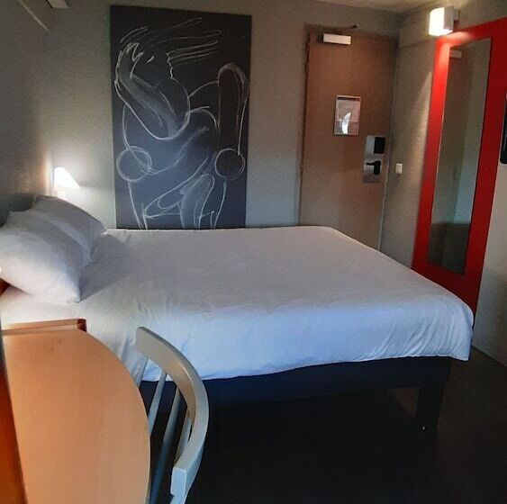 스탠다드 룸 더블 침대, Ibis Carcassonne Centre  La Cite