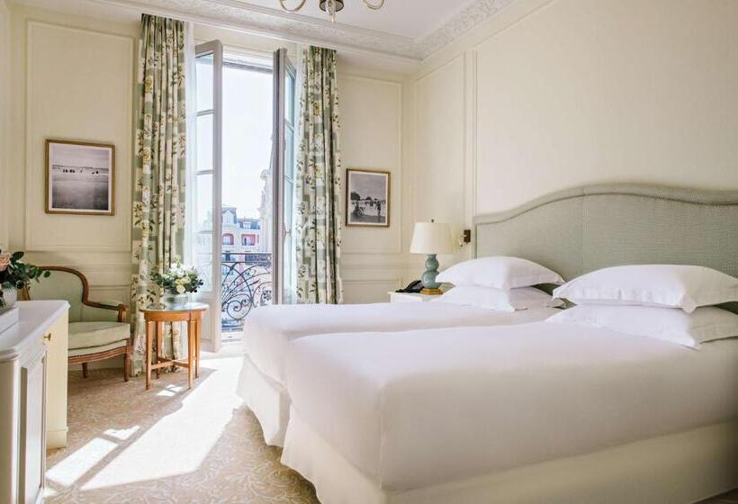 Номер Deluxe, Hôtel Du Palais Biarritz, In The Unbound Collection By Hyatt
