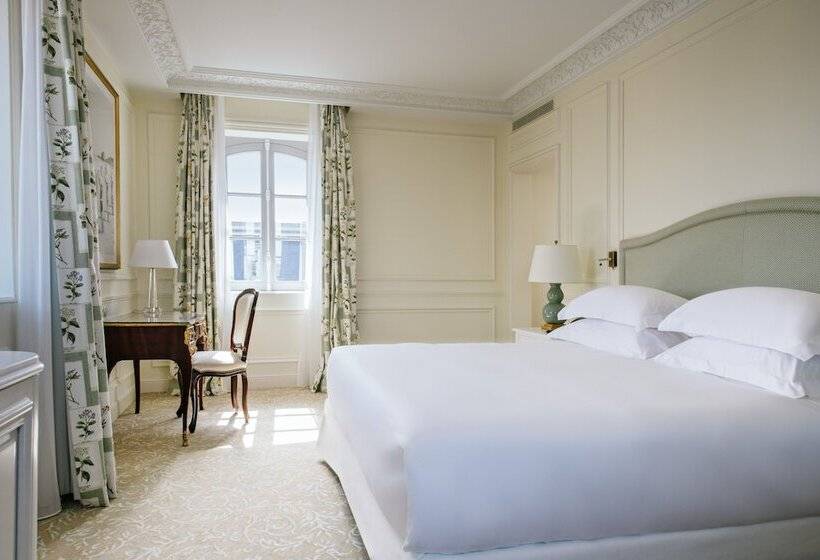 Номер Deluxe, Hôtel Du Palais Biarritz, In The Unbound Collection By Hyatt