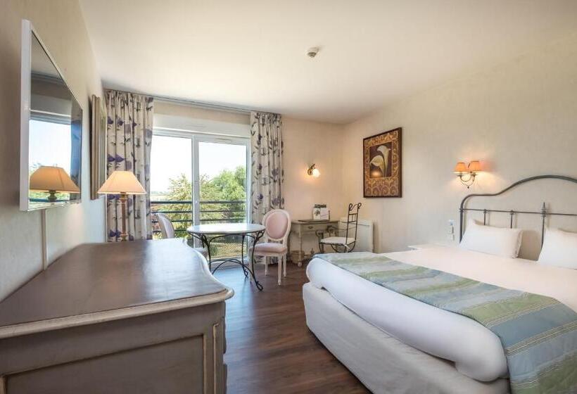 Номер Престиж, L Ermitage Hotel & Restaurant