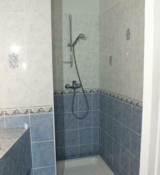 Номер Стандарт, Hôtel Le Lyon Bron