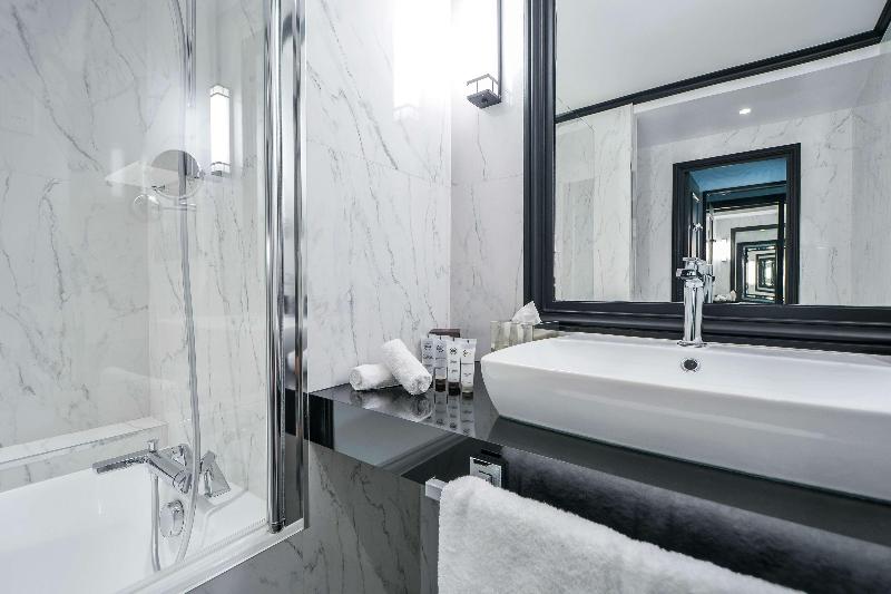 اتاق استاندارد با تخت بزرگ, Maison Astor Paris, Curio Collection By Hilton