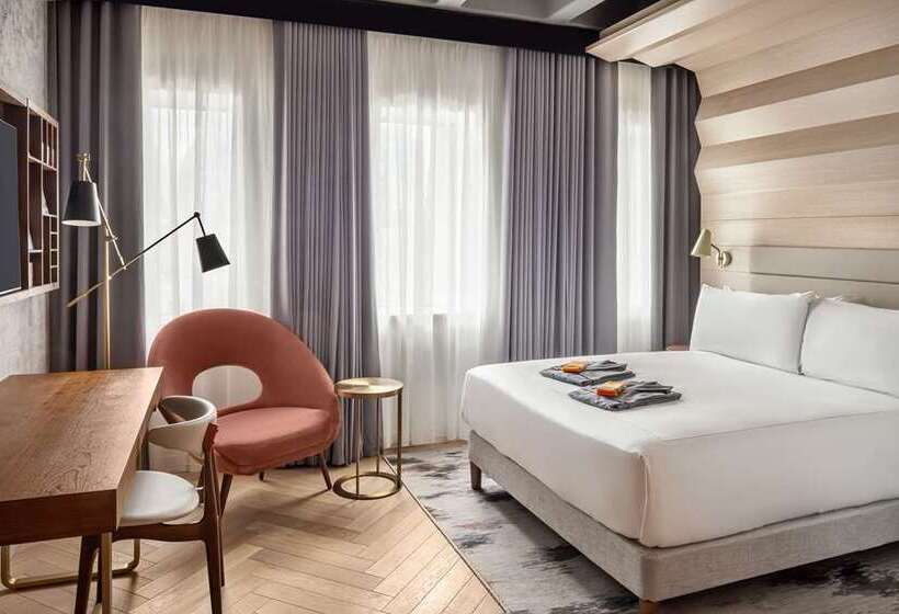 اتاق پرمیوم, Maison Astor Paris, Curio Collection By Hilton